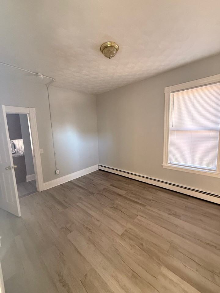 86 Beacon Ave #2 - Photo 3 of 10