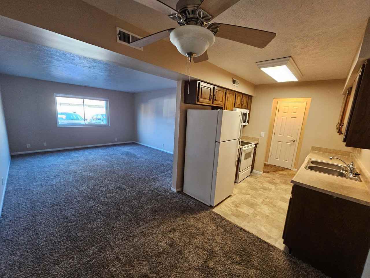 Charter Oaks II Apartments - Photo 7 of 11