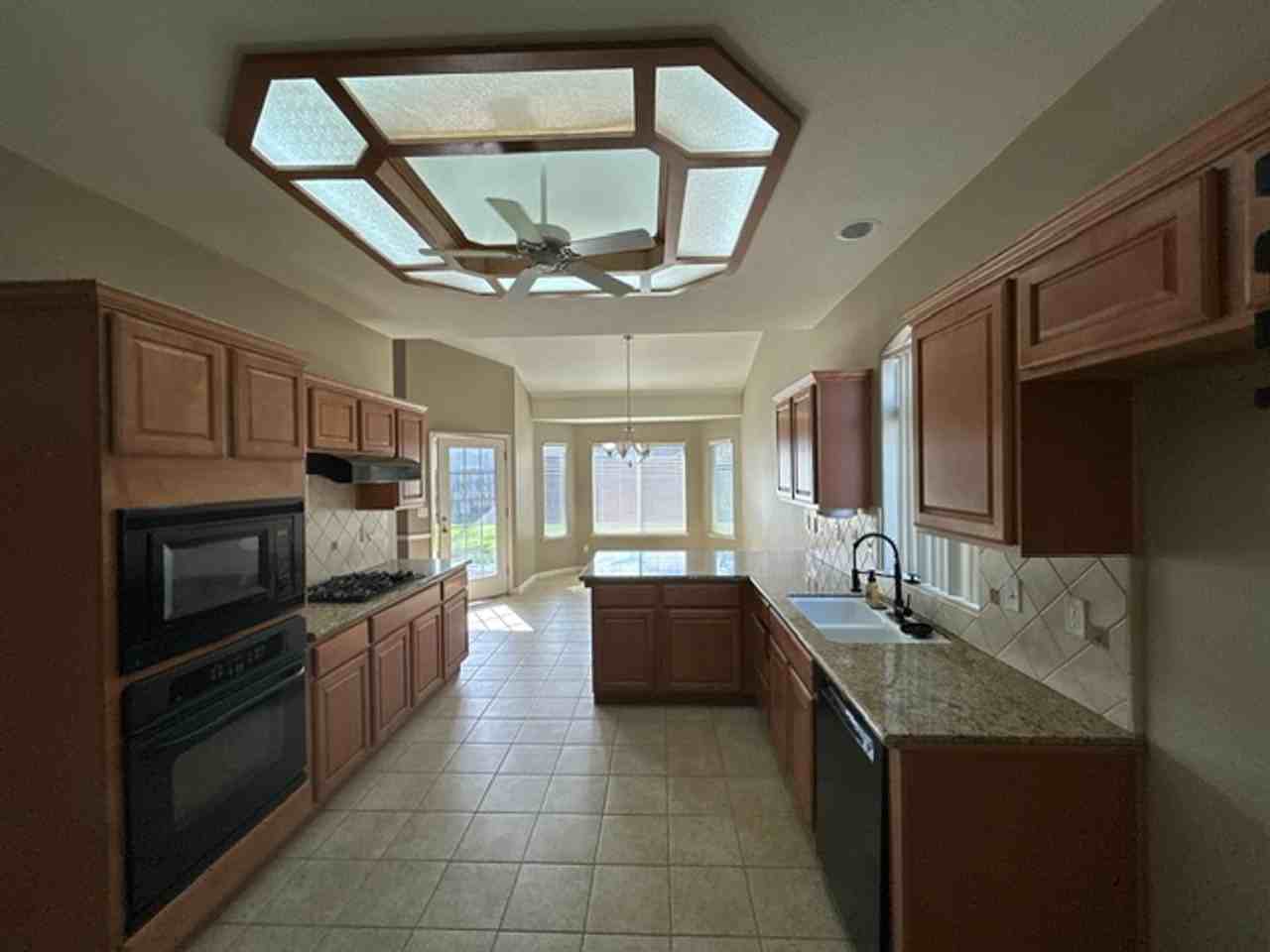 1549 Muscat Pl - Photo 4 of 8