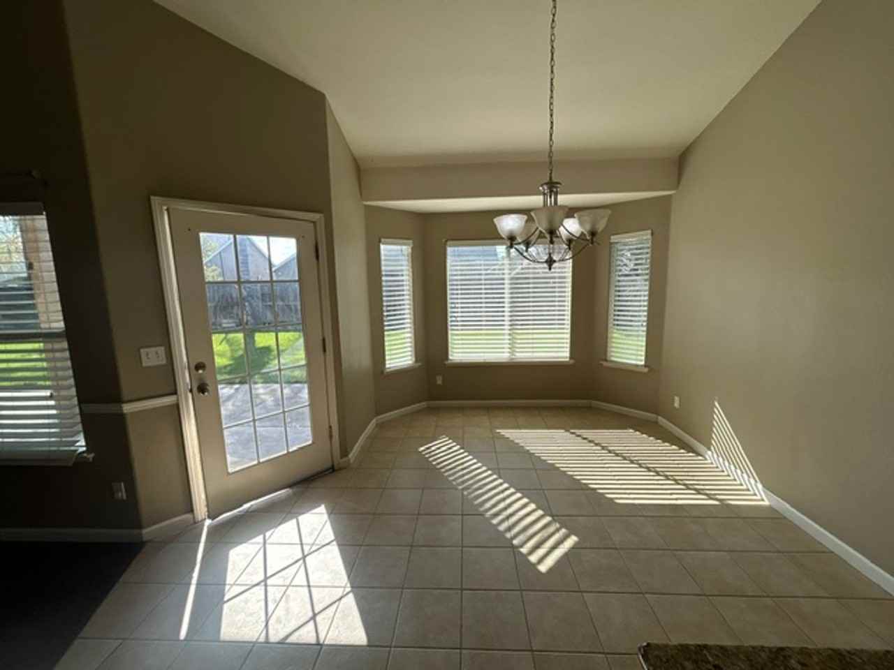 1549 Muscat Pl - Photo 5 of 8
