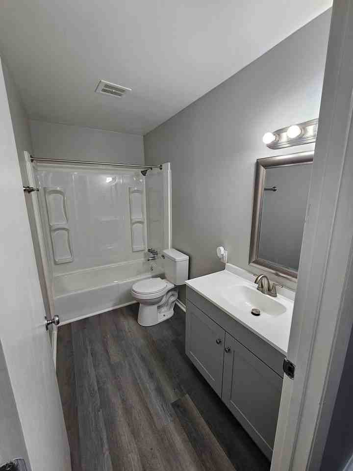The Cove On Tazewell - Photo 7 of 9