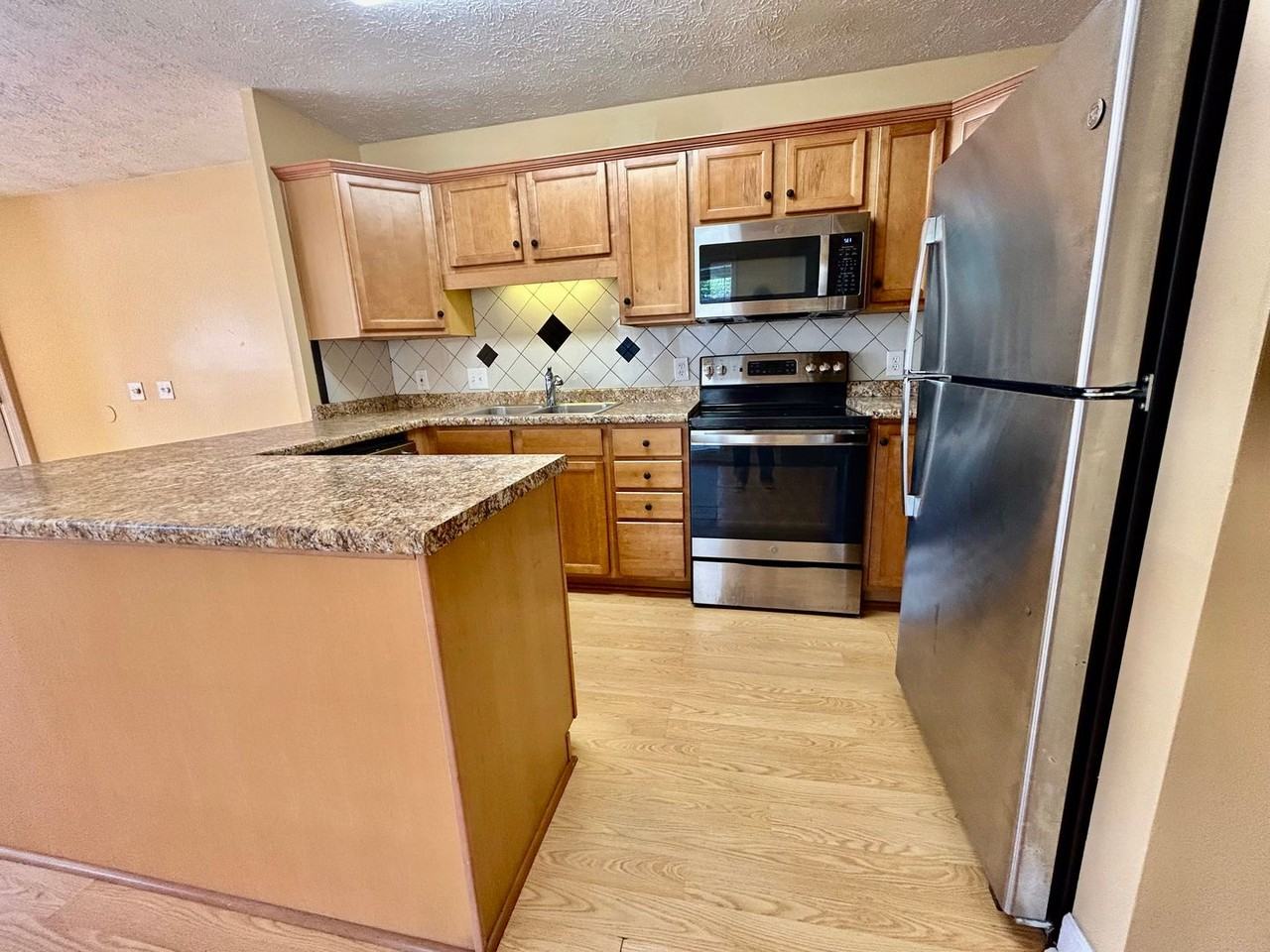 820 Premier Dr - Photo 3 of 14
