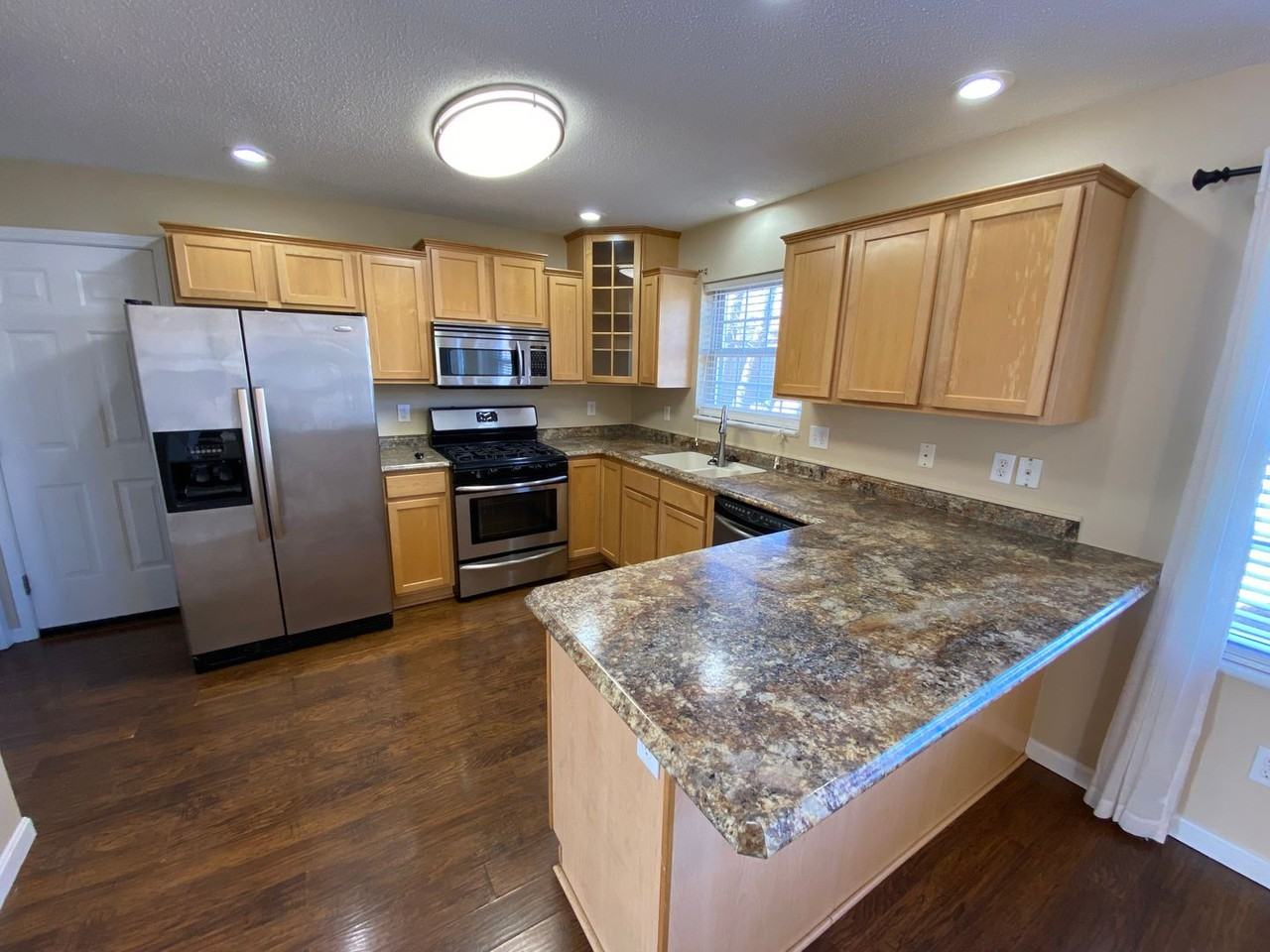 2809 E Daniel St - Photo 5 of 15