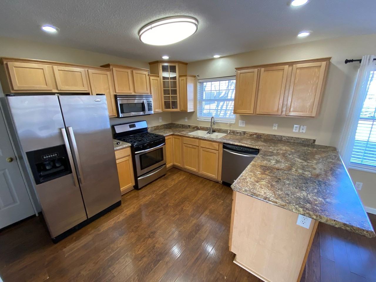2809 E Daniel St - Photo 6 of 15