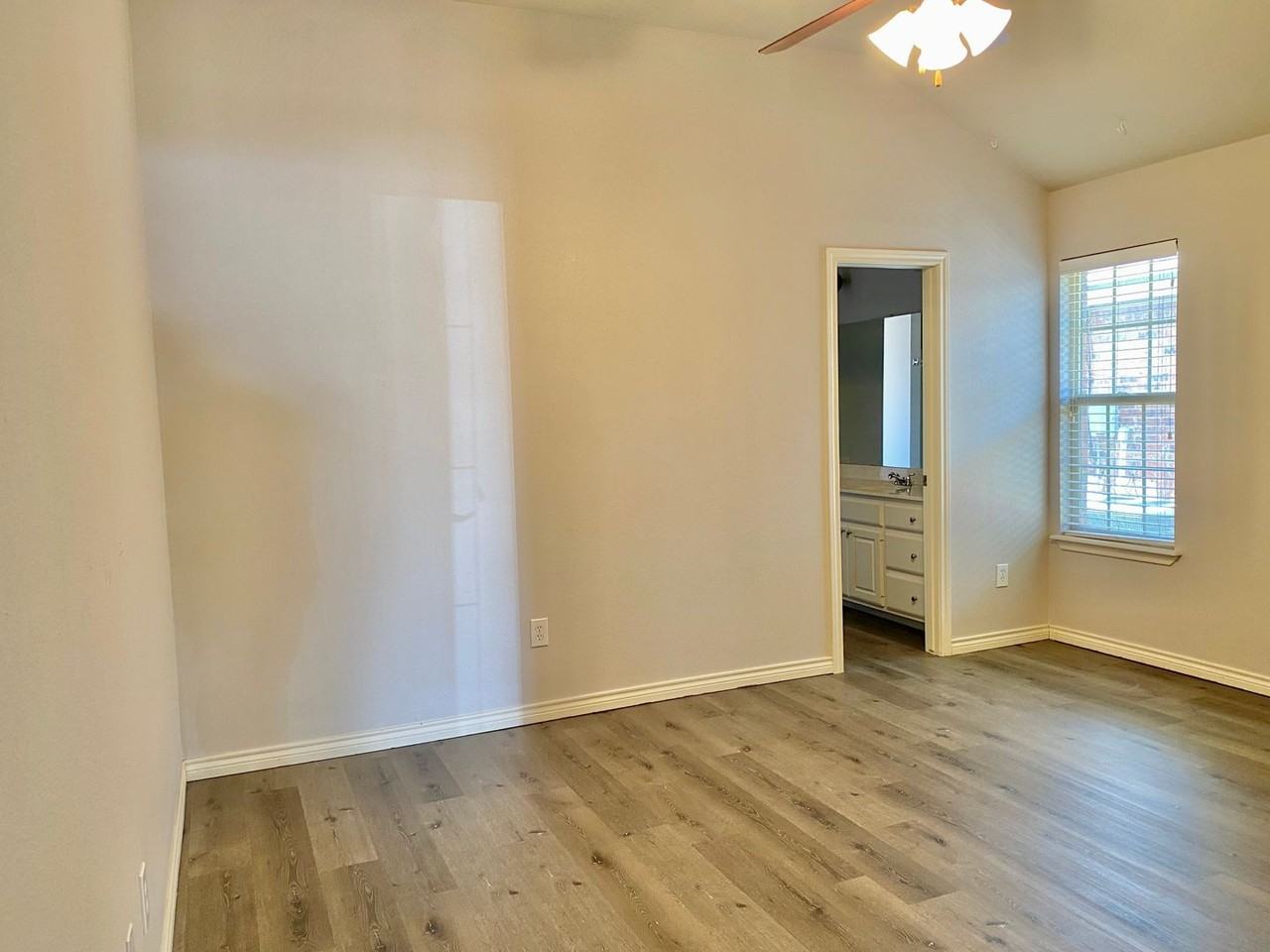 10201 Hope Ave - Photo 6 of 13