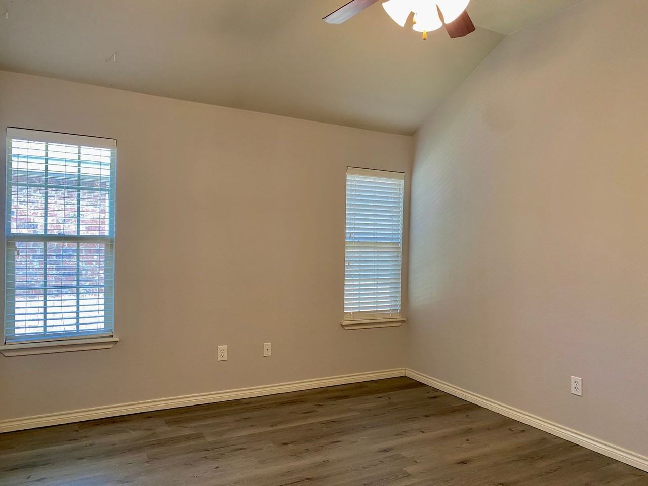 10201 Hope Ave - Photo 7 of 13