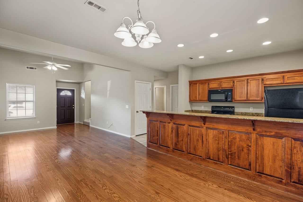 3104 Sw Deerfield Blvd - Photo 3 of 26