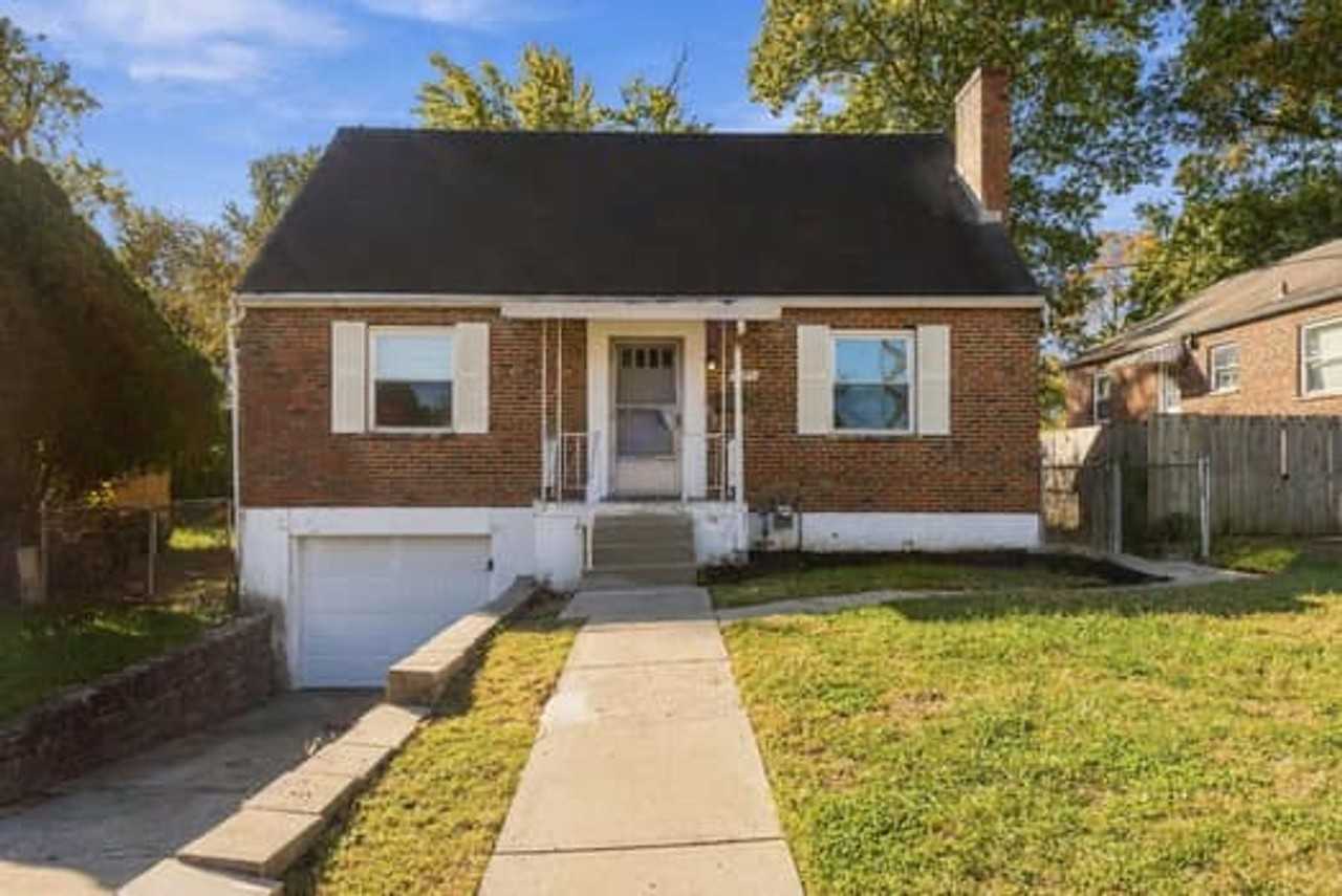 2871 W Galbraith Rd - Photo 2 of 32