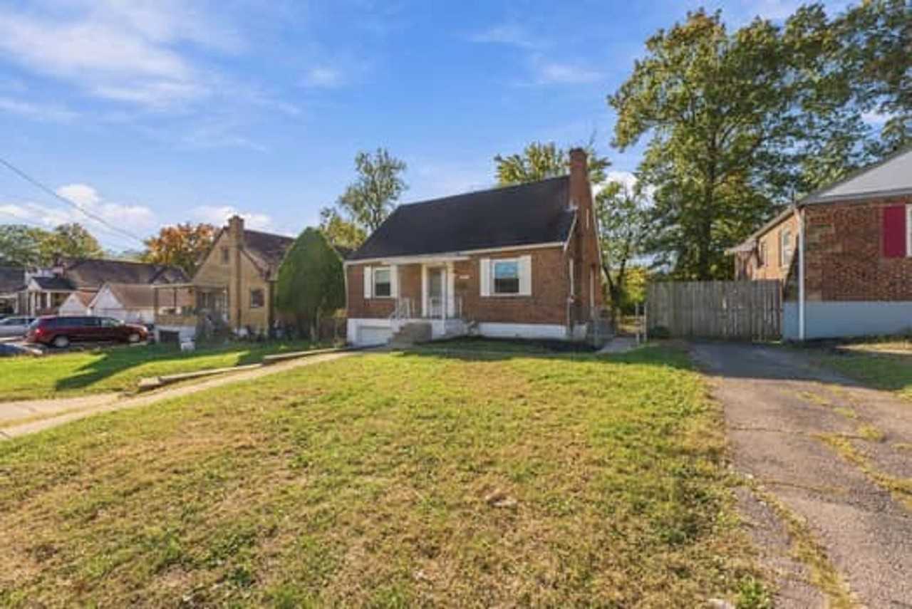 2871 W Galbraith Rd - Photo 3 of 32
