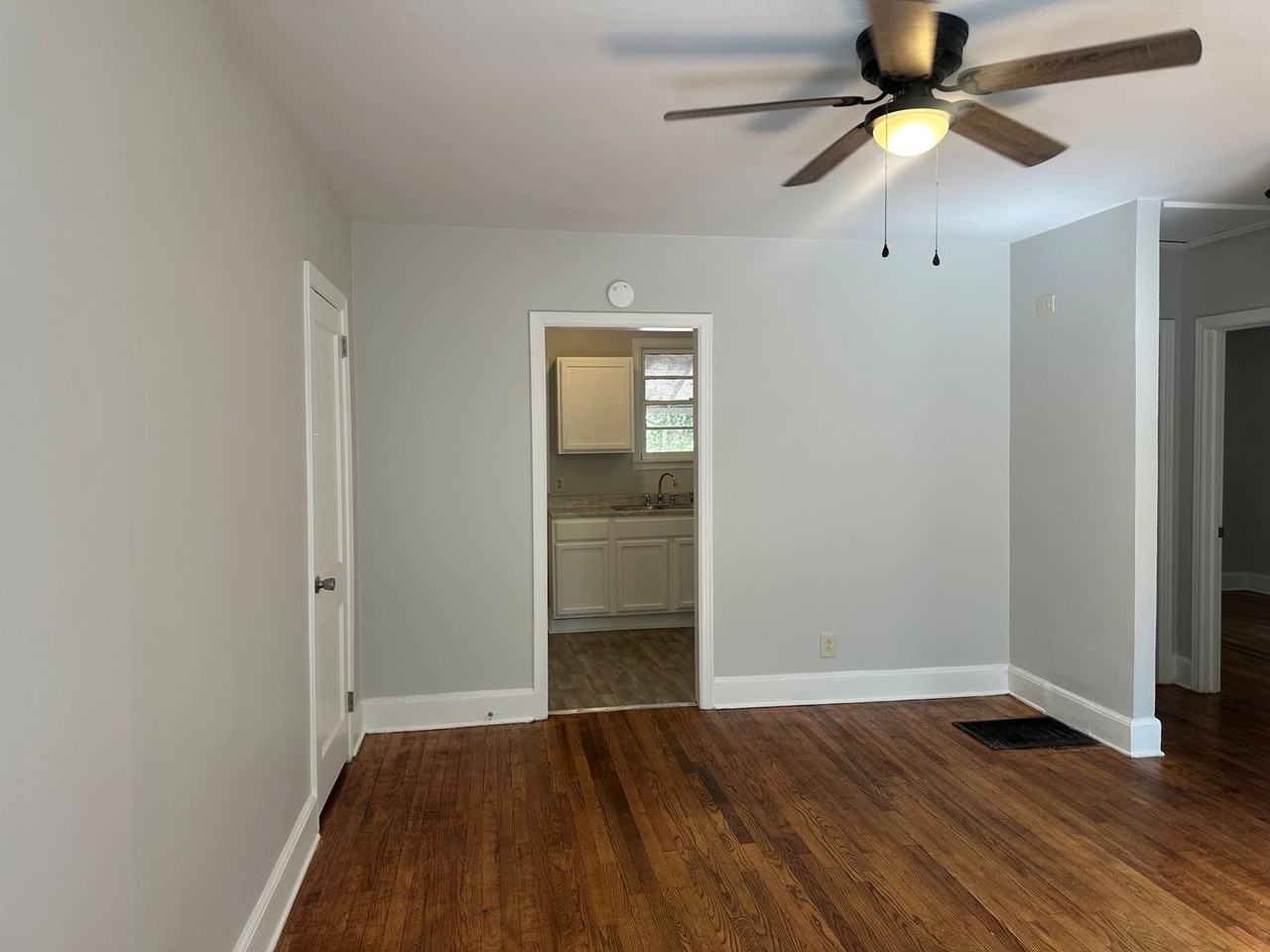 525 Johnson Ave - Photo 3 of 11