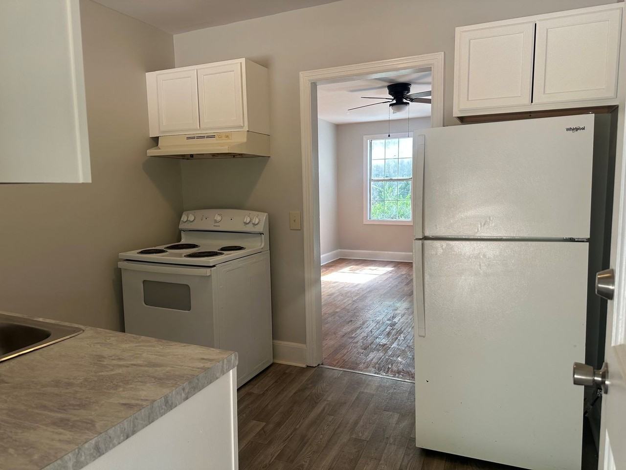 525 Johnson Ave - Photo 4 of 11