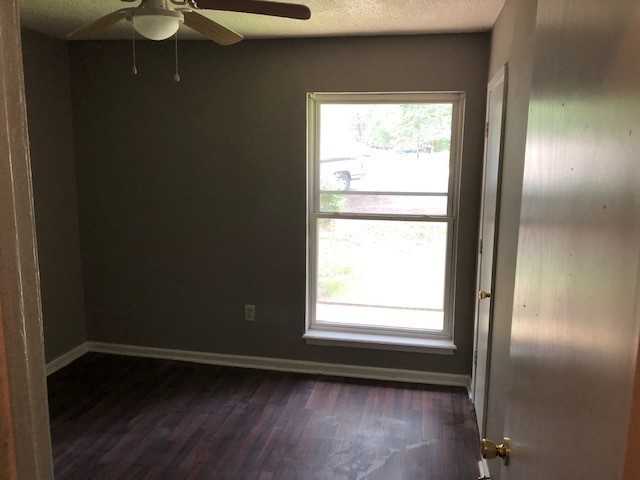 1701 Shady Lane Dr - Photo 3 of 4