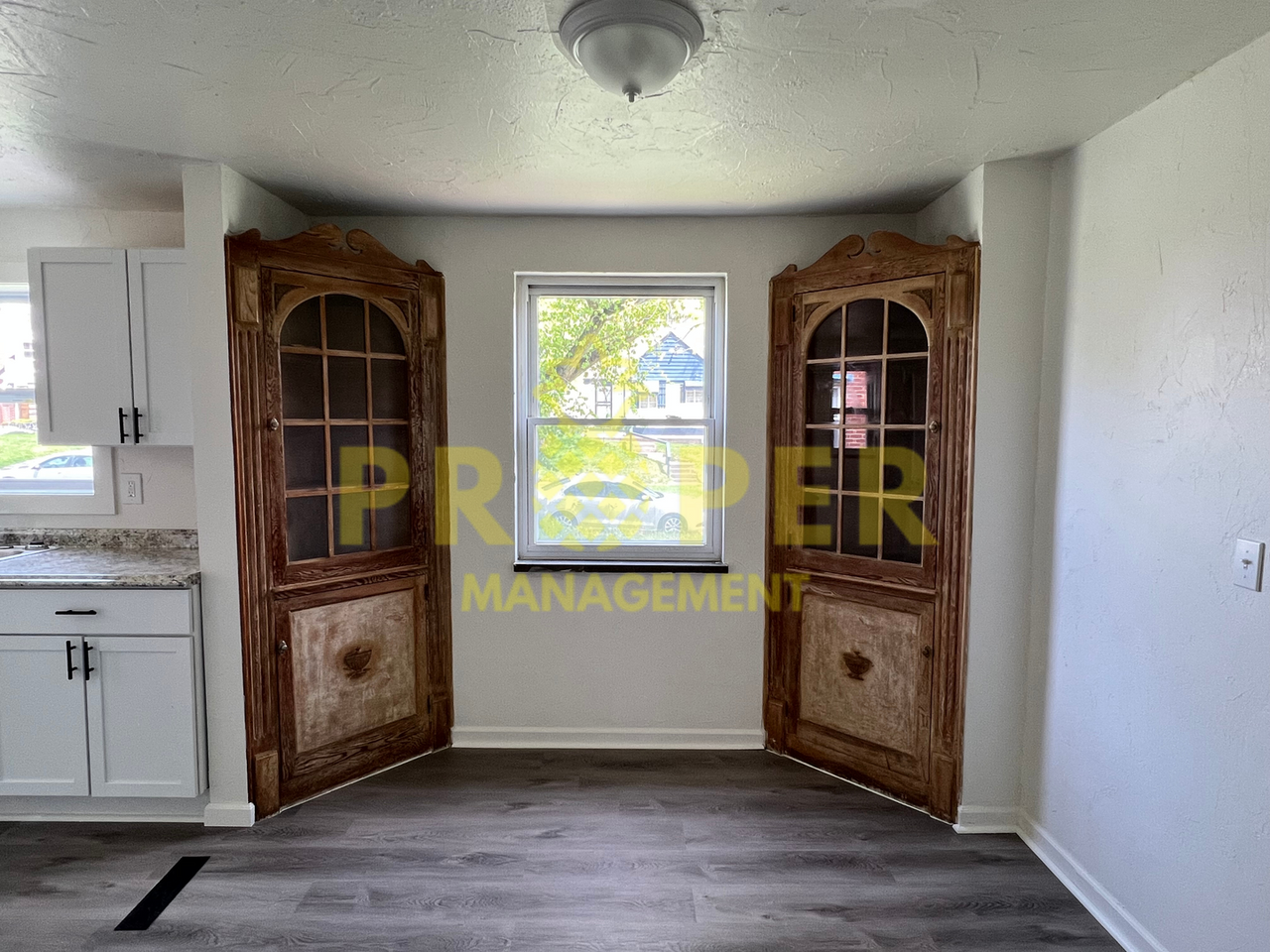 1521 Tennyson Ave - Photo 4 of 16