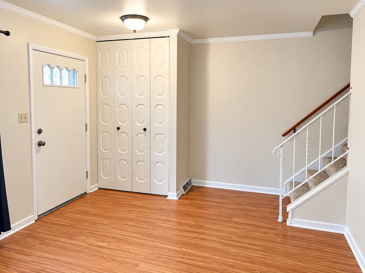 1256 Peggy Dr - Photo 2 of 11