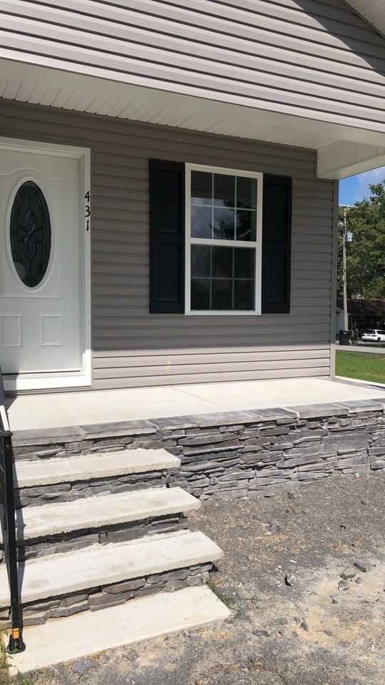 431 Oakwood Rd - Photo 2 of 16