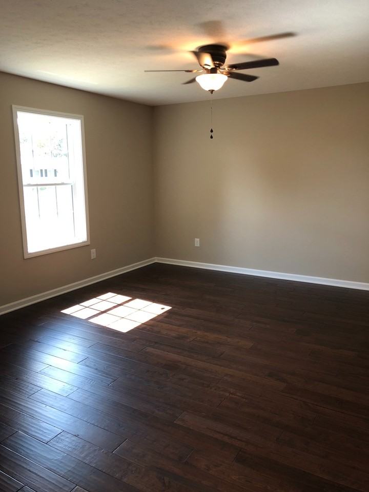 431 Oakwood Rd - Photo 6 of 16