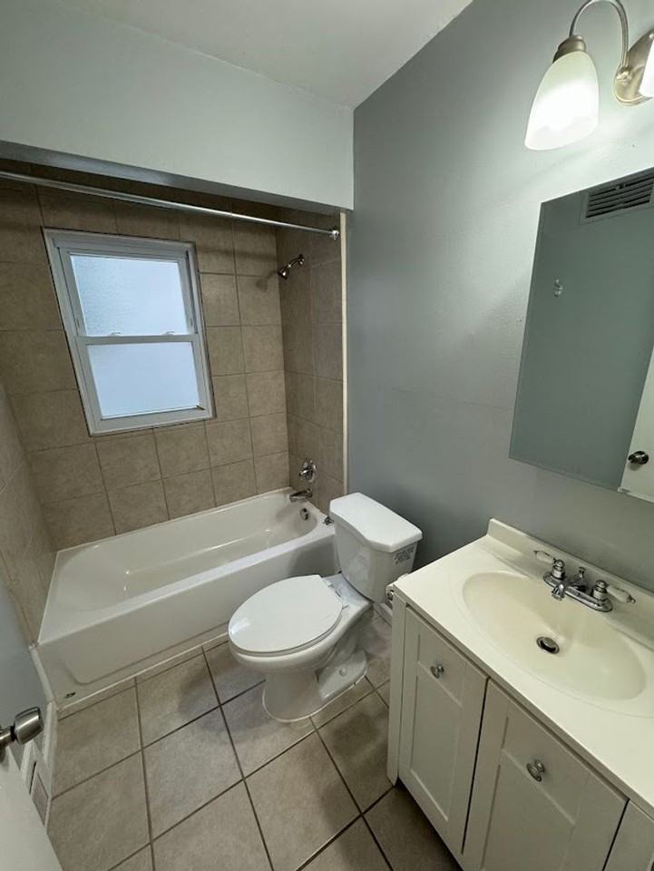 547 E Breckenridge St - Photo 7 of 12