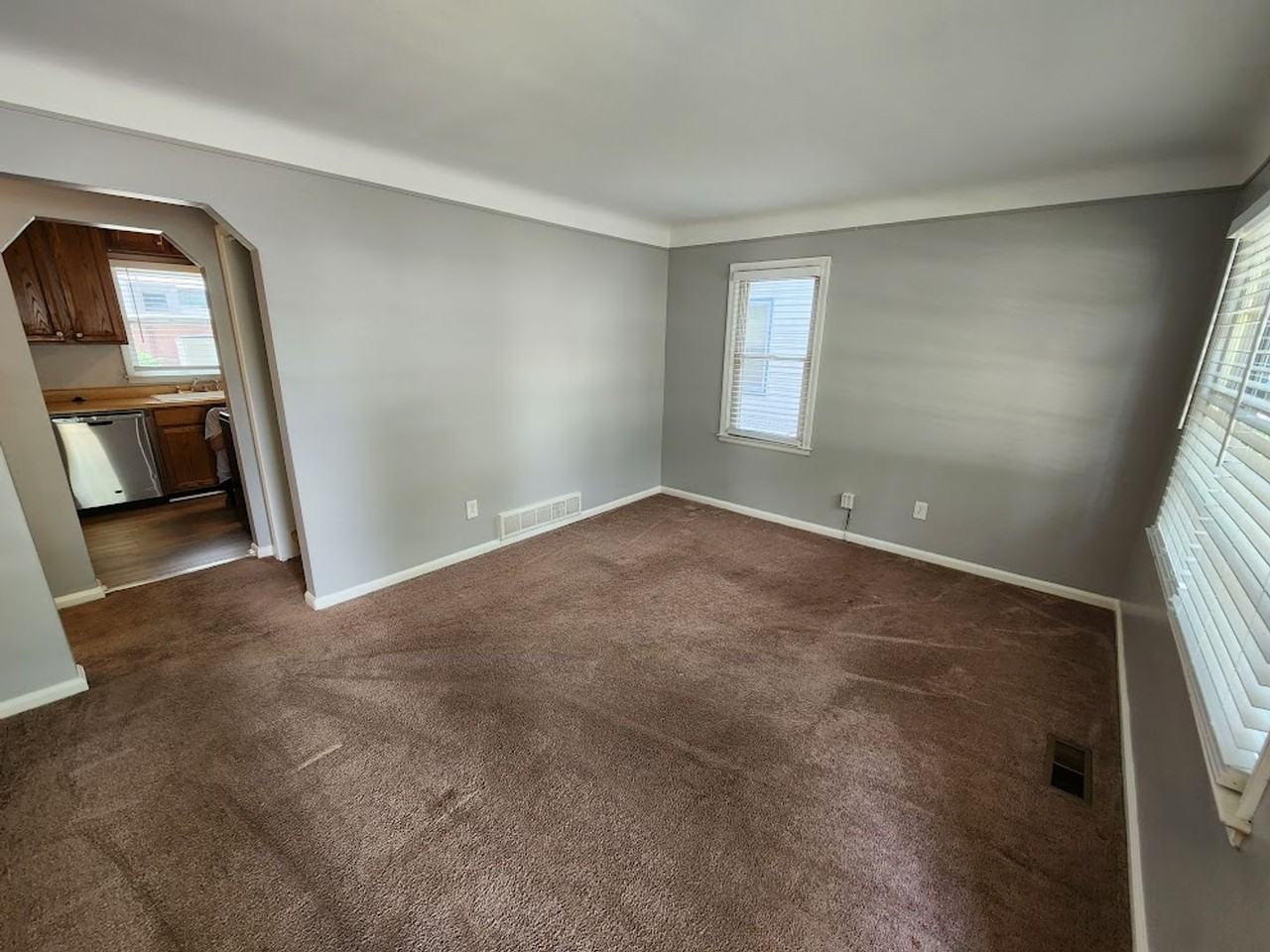 2613 Mcdowell St - Photo 3 of 11