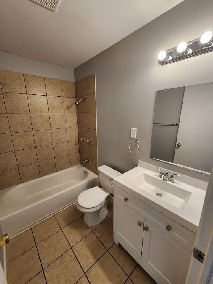 2613 Mcdowell St - Photo 6 of 11