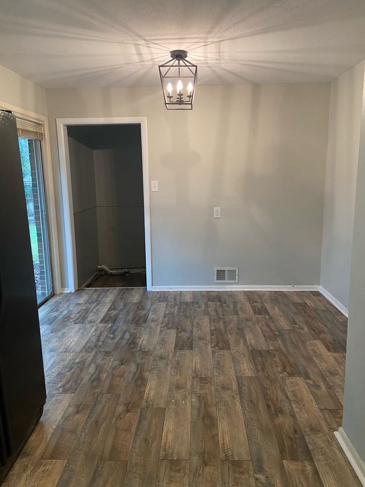 5305 Saks Rd - Photo 4 of 19