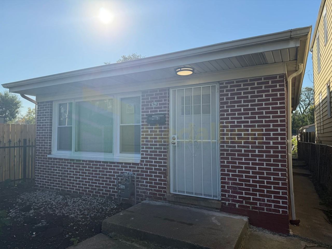 629 W 54th Pl - Photo 2 of 15