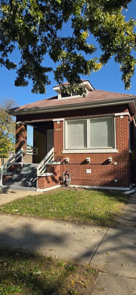 8547 S Carpenter St - Photo 2 of 26