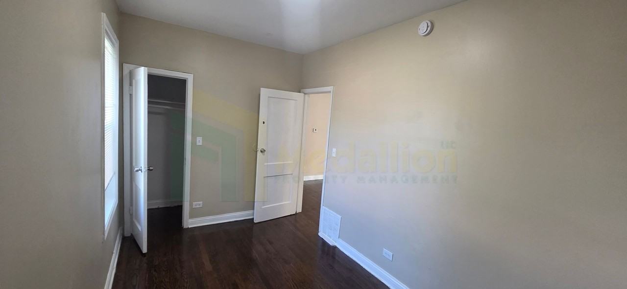 8547 S Carpenter St - Photo 6 of 26