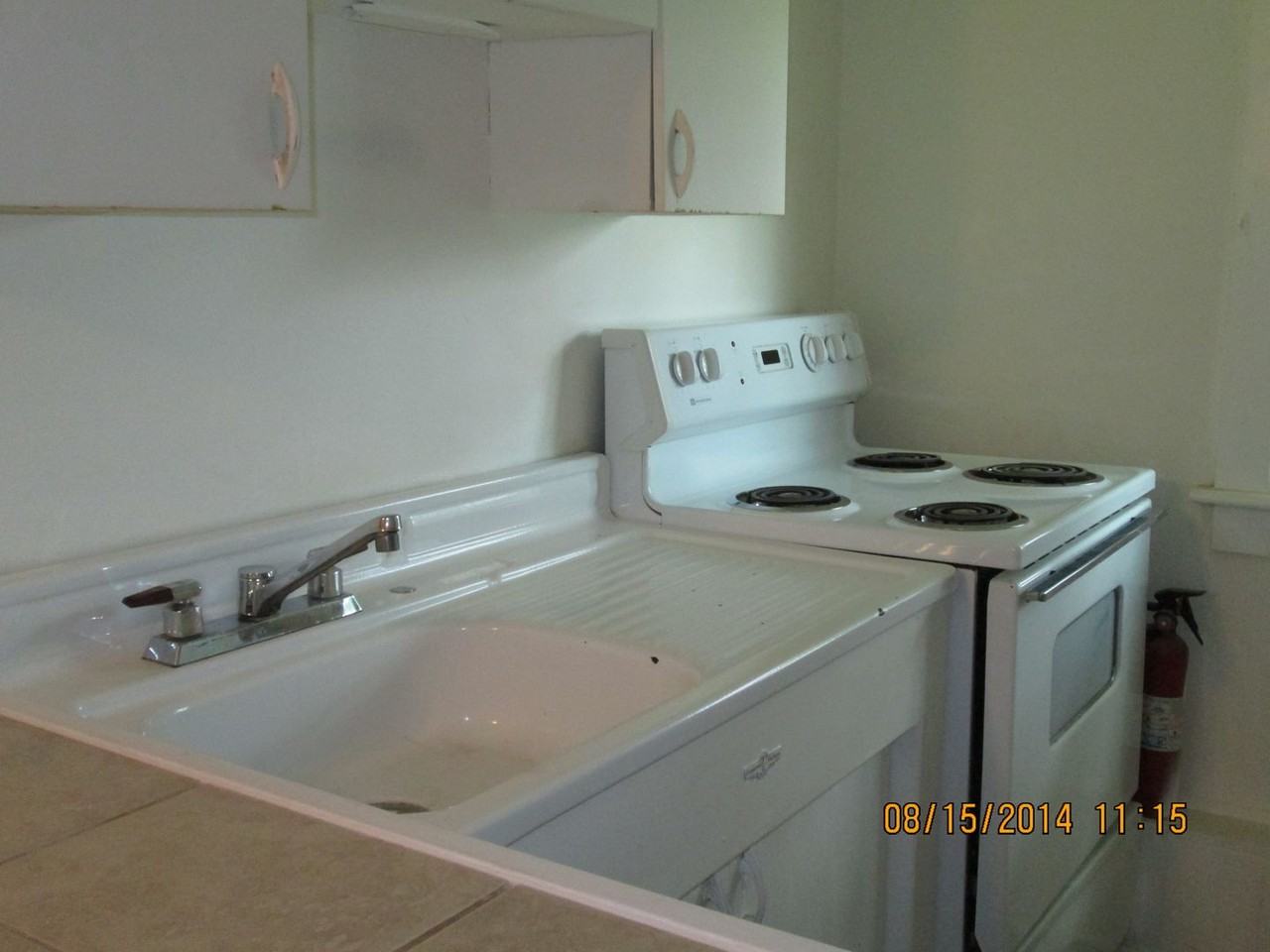 3872 Giles Cir #B - Photo 4 of 11