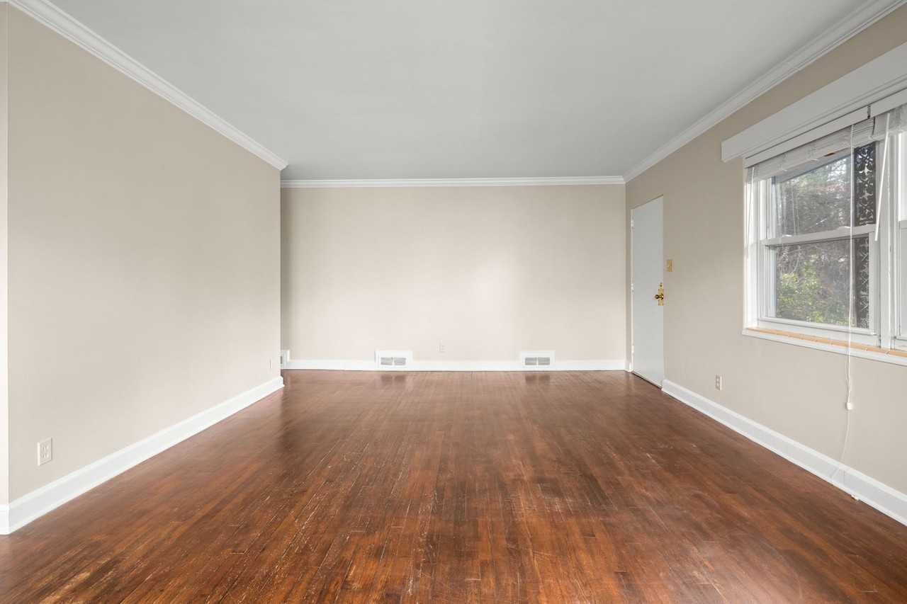 175B Lakeshore Dr - Photo 3 of 17