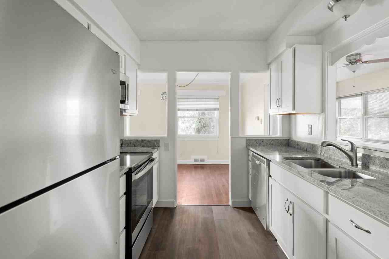 175B Lakeshore Dr - Photo 7 of 17