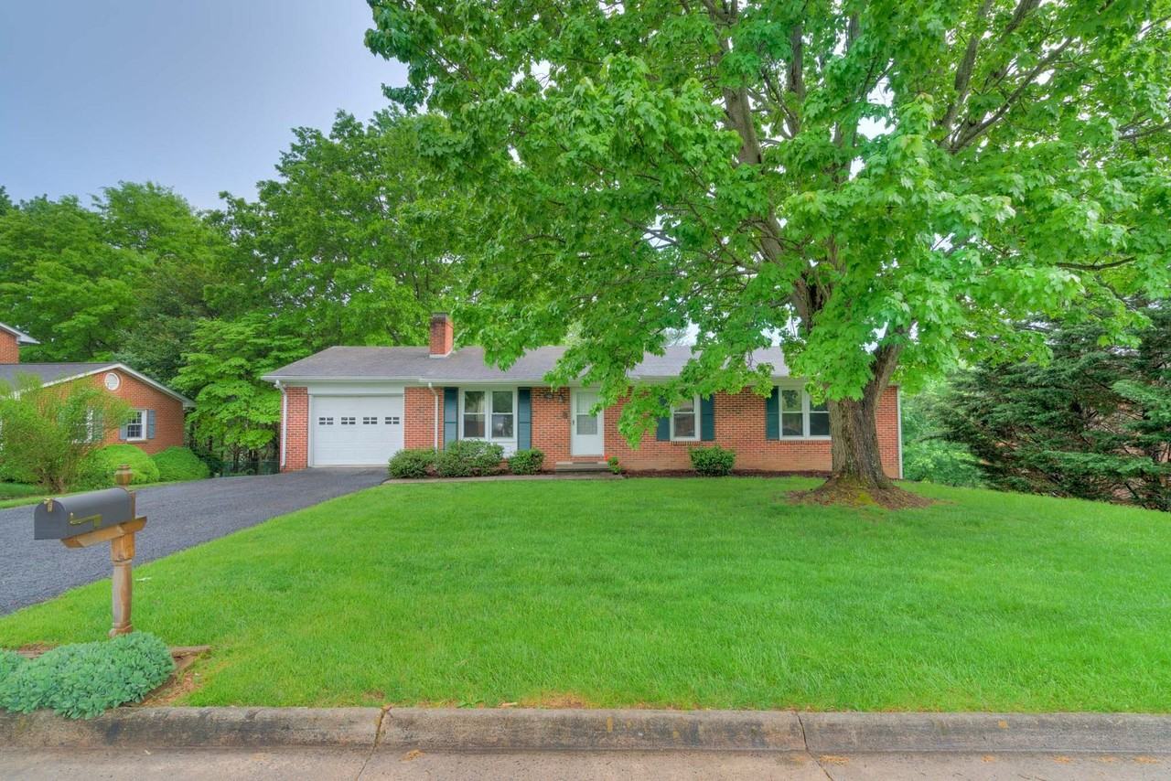 1003 Quail Dr - Photo 3 of 21
