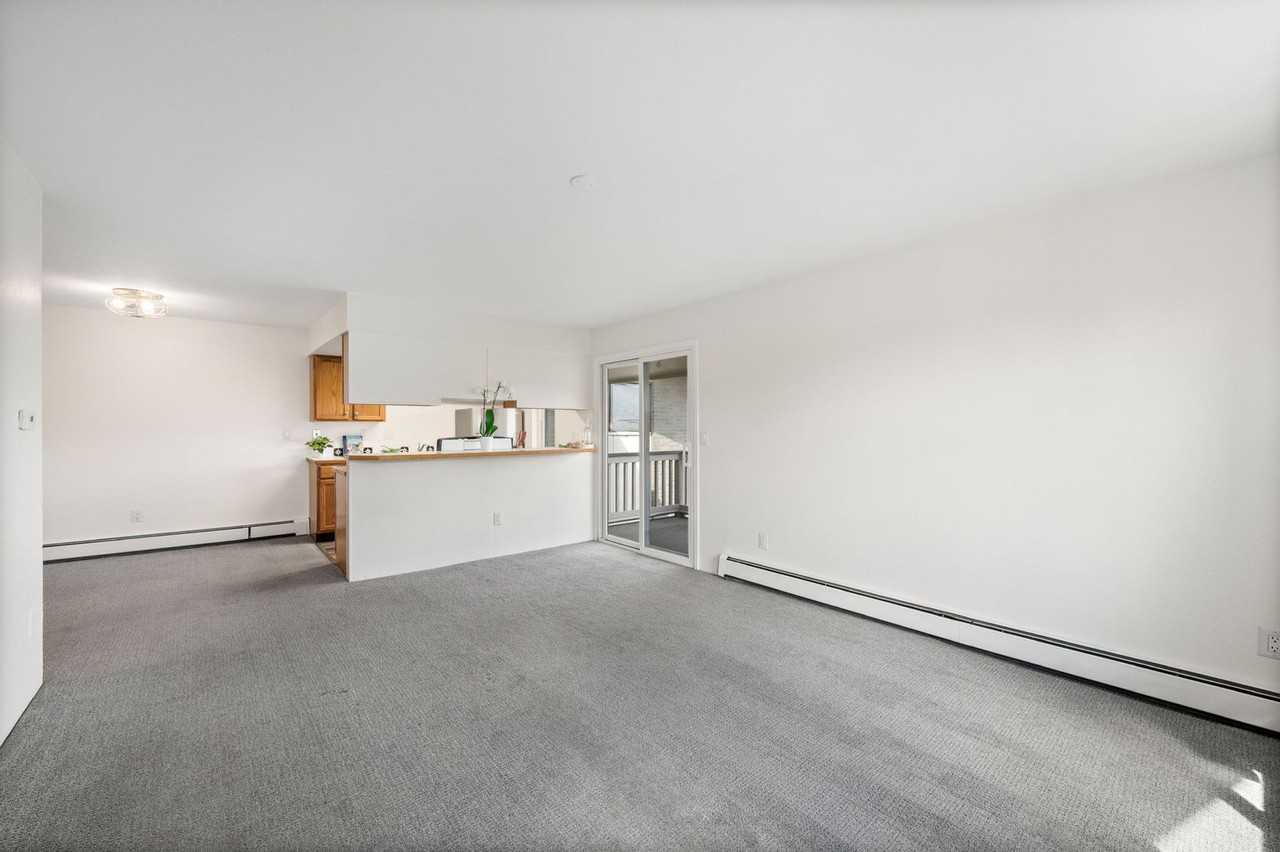 645 Manhattan Pl #307 - Photo 6 of 38