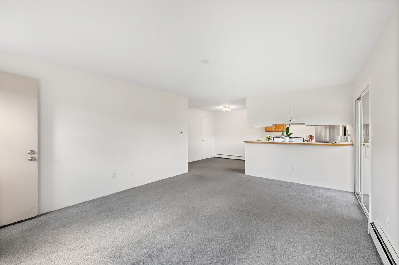 645 Manhattan Pl #307 - Photo 7 of 38