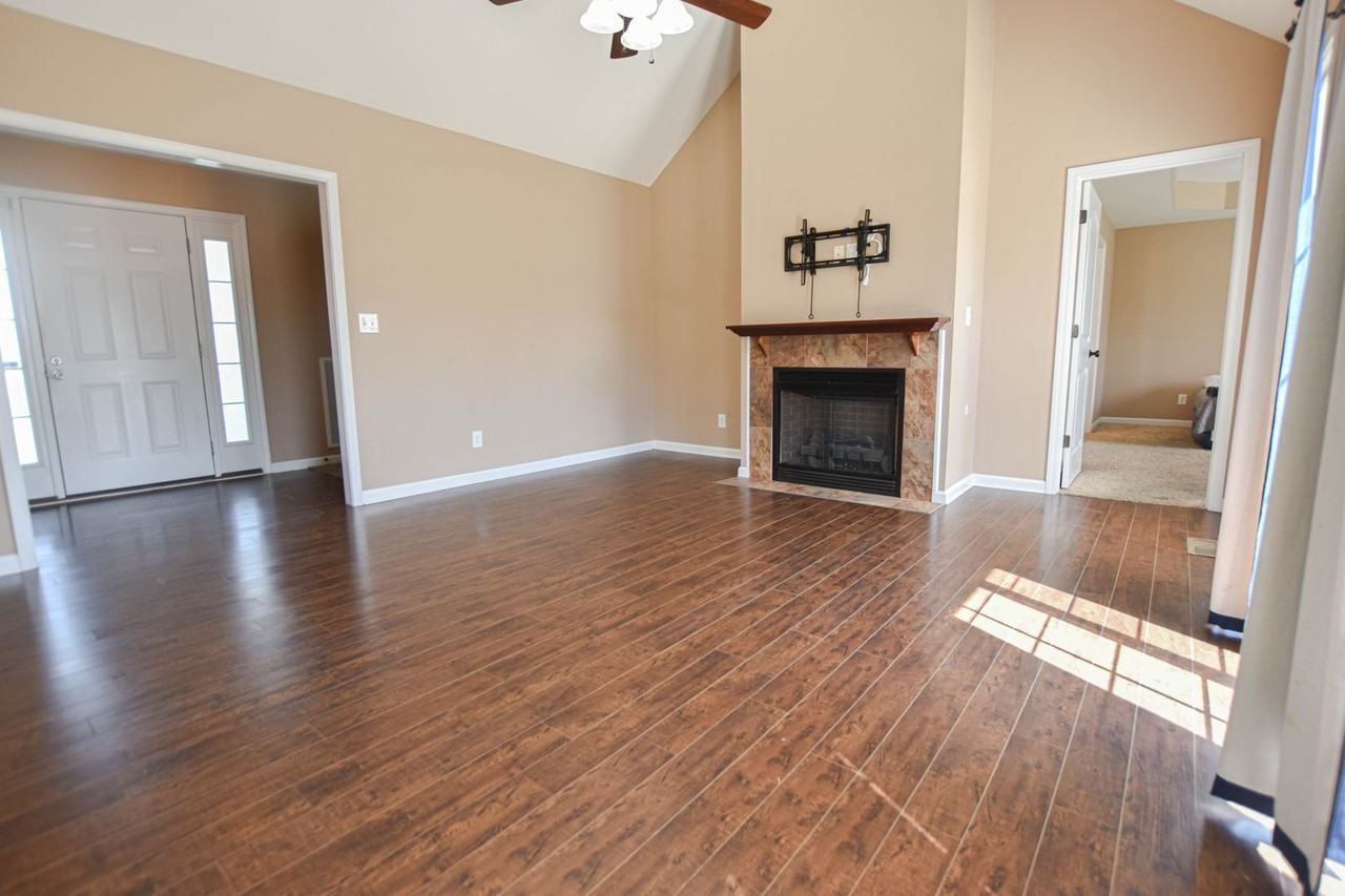 1029 Freedom Dr - Photo 2 of 16