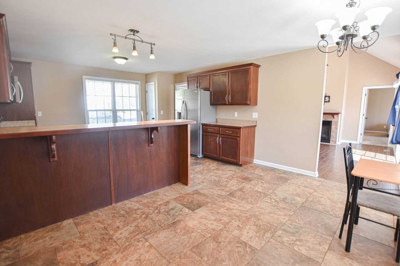 1029 Freedom Dr - Photo 7 of 16