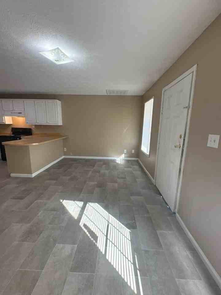 118 Money St - Photo 5 of 17