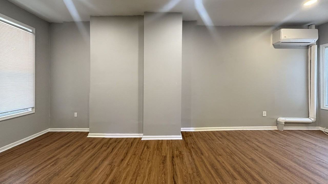 2233 N Cleveland St - Photo 5 of 18