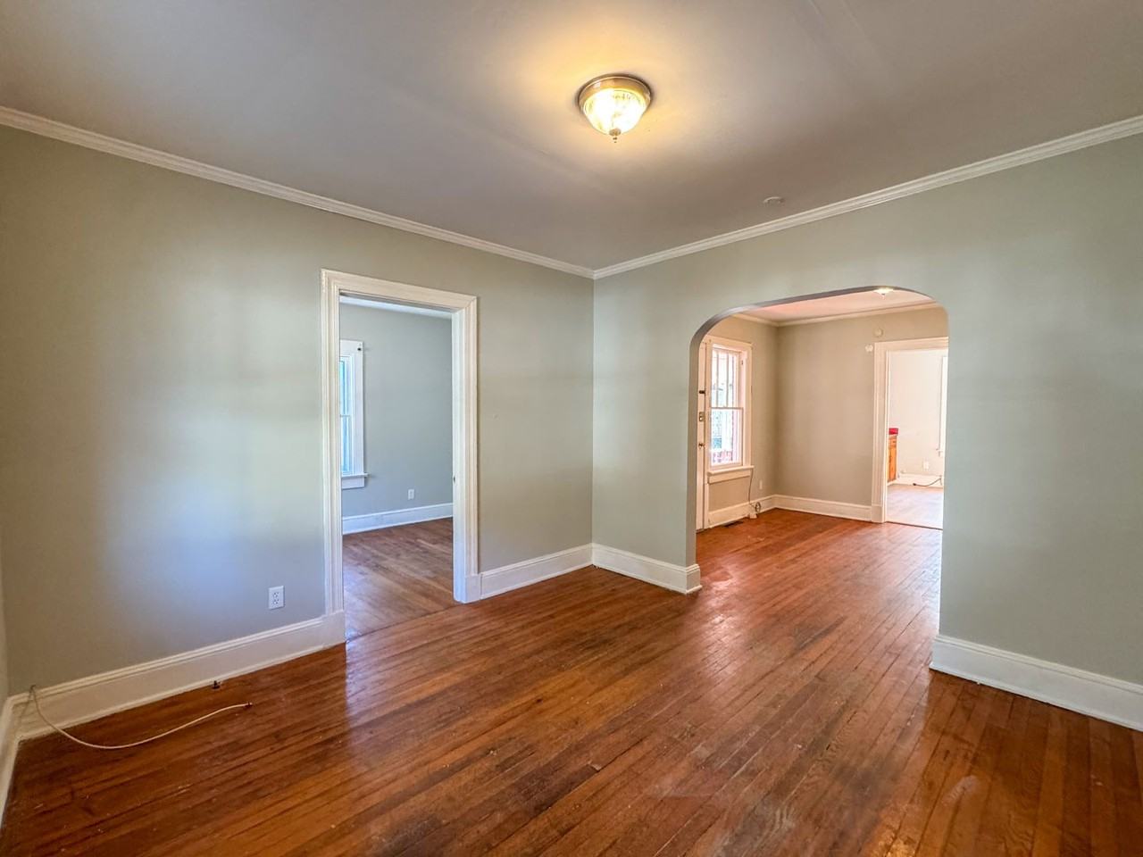 330 Summit St - Photo 4 of 30
