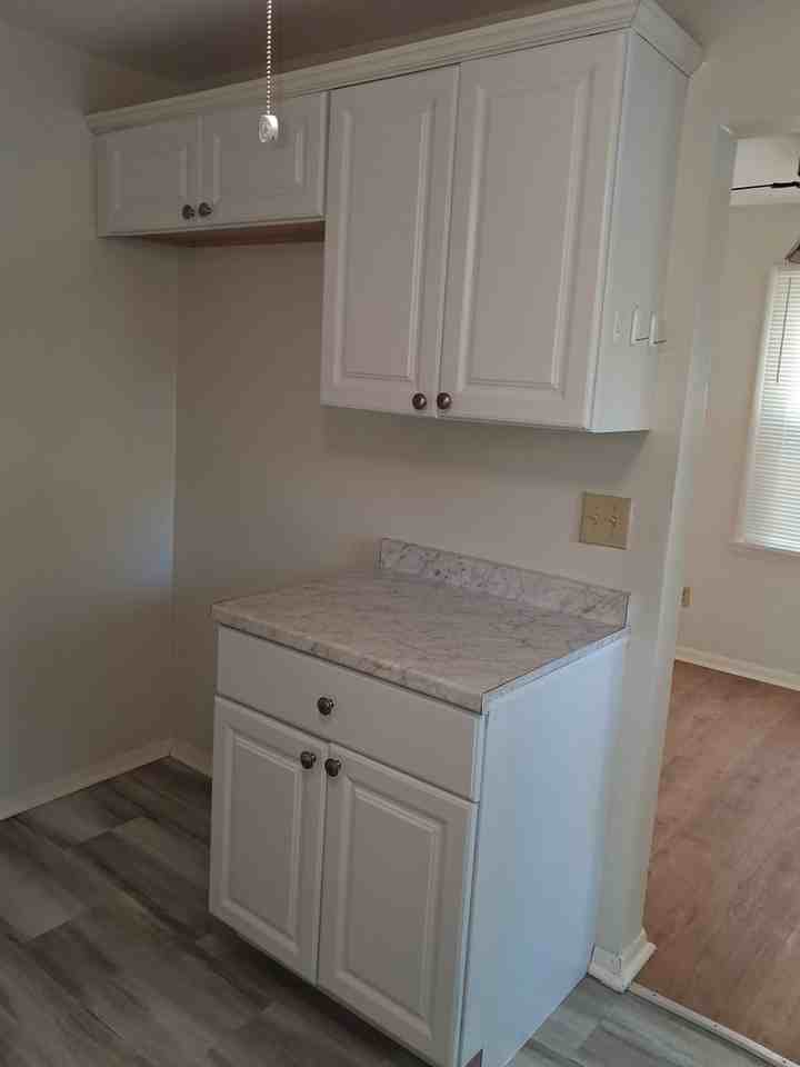 204 Roberts St - Photo 3 of 13