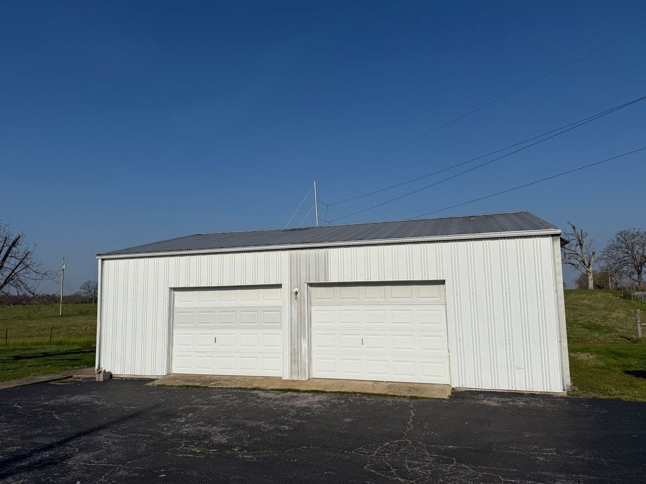 5093 Cave Spring Rd - Photo 3 of 13