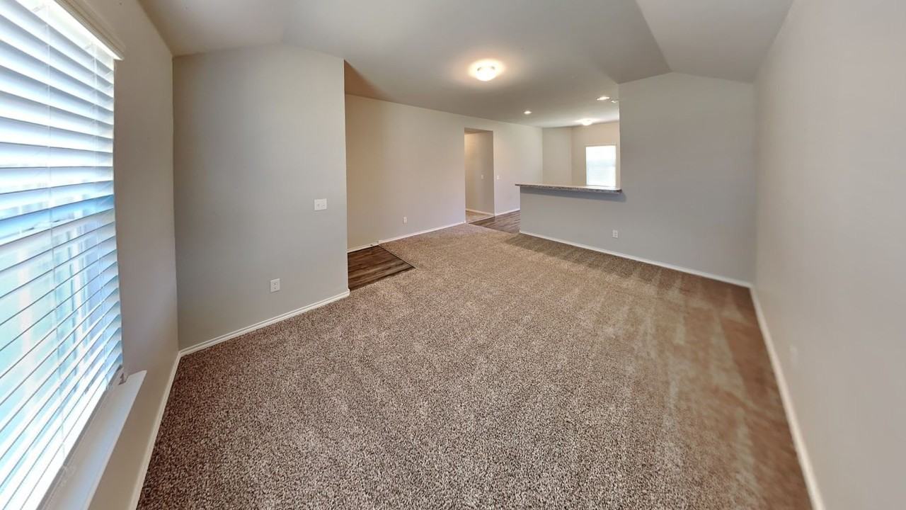 1880 Sussex St - Photo 4 of 18