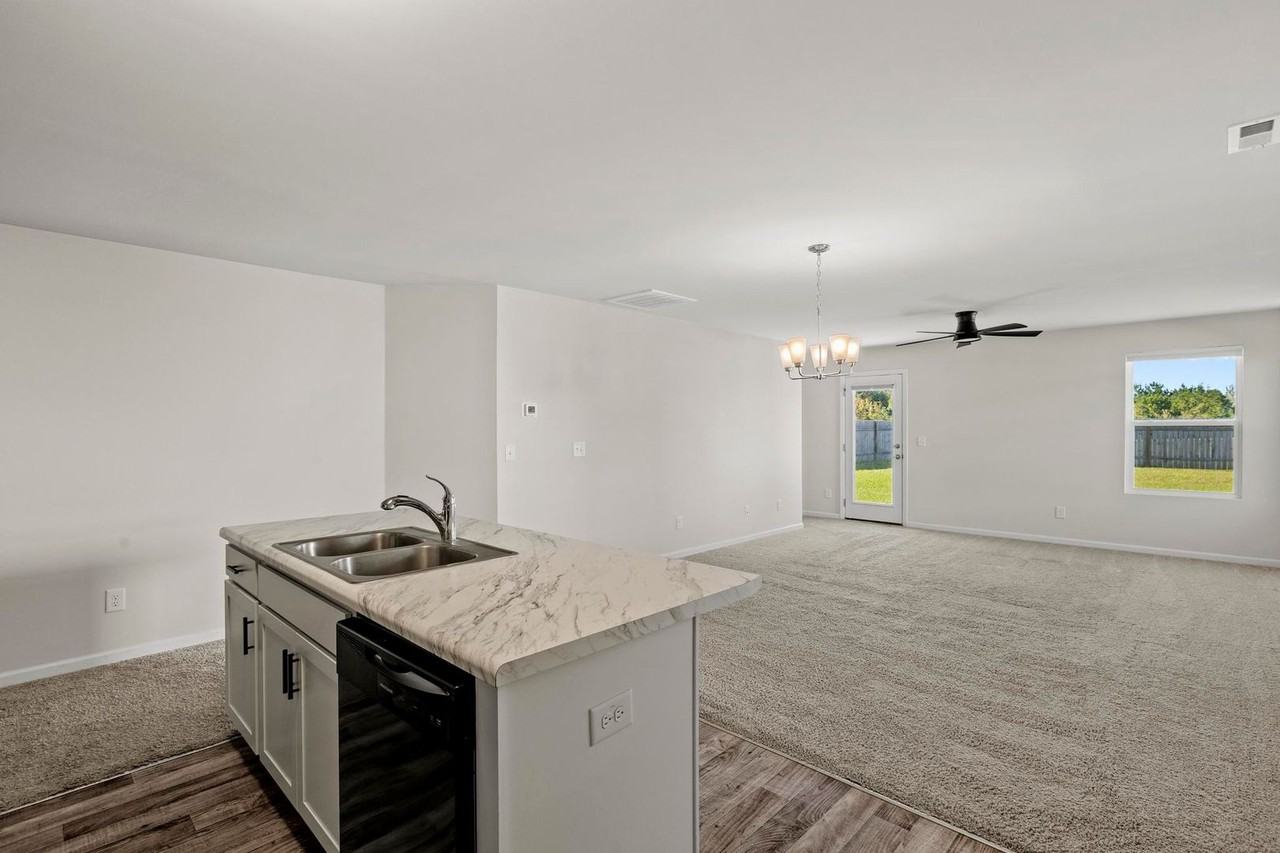 303 Range Cir - Photo 6 of 21
