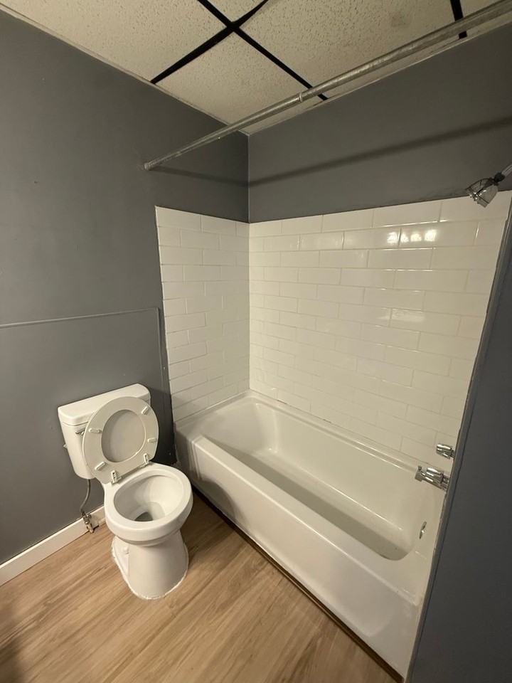 1566 Quarrier Street - Photo 6 of 20