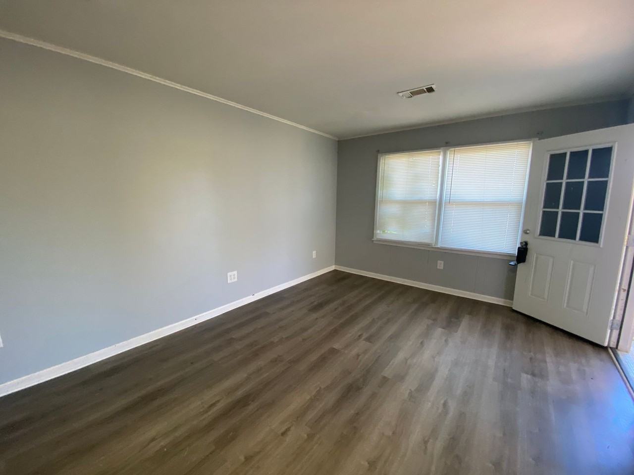 1714 Winston St - Photo 4 of 8