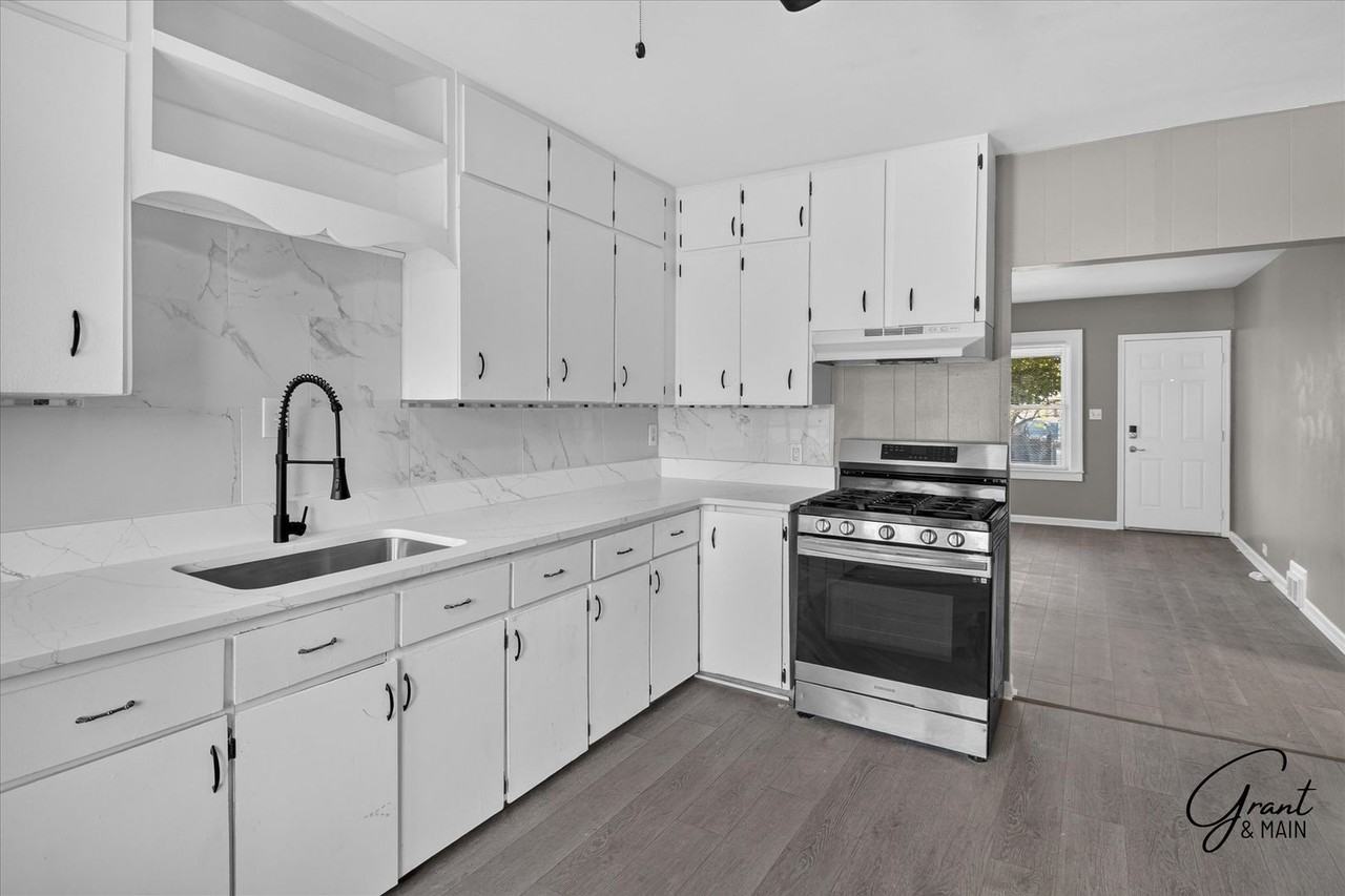 705 Cleophus Pkwy - Photo 5 of 23
