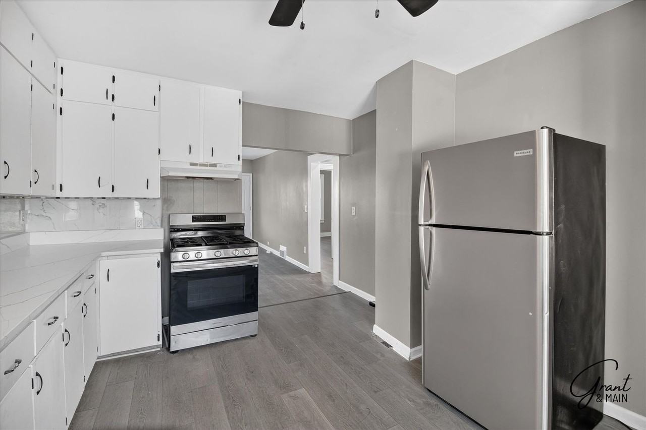 705 Cleophus Pkwy - Photo 6 of 23