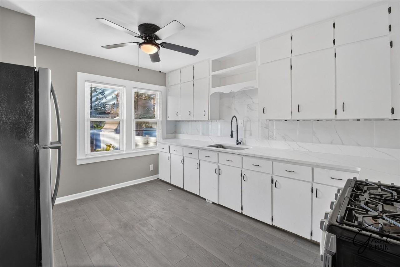 705 Cleophus Pkwy - Photo 7 of 23