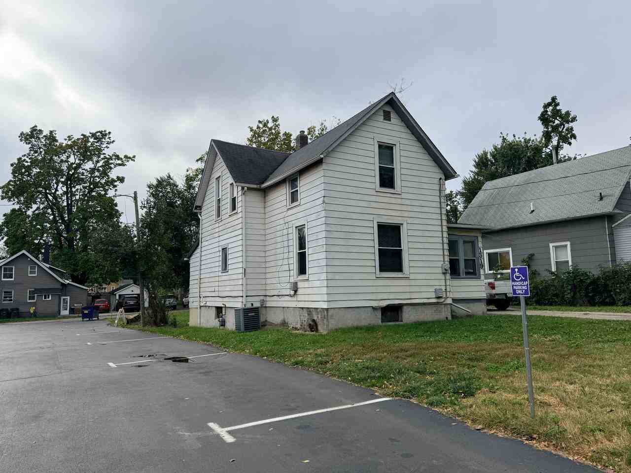 1319 E University Ave - Photo 2 of 23
