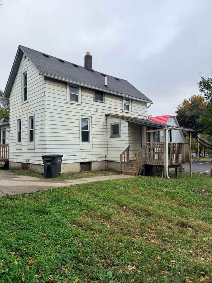 1319 E University Ave - Photo 4 of 23
