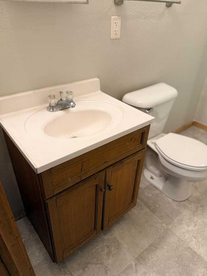 1319 E University Ave - Photo 7 of 23